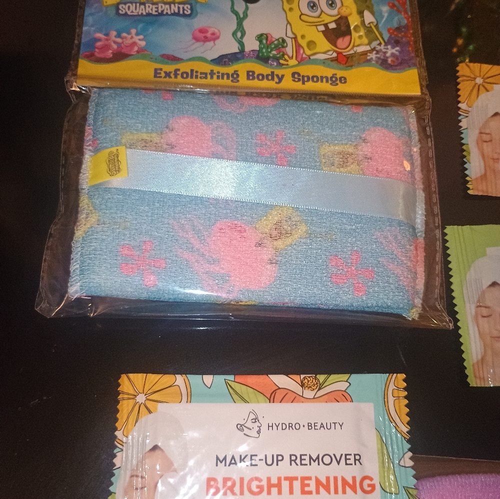 SpongeBob SquarePants Bath & Body Set - Blue, Yellow, Pink - Picture 3 of 7